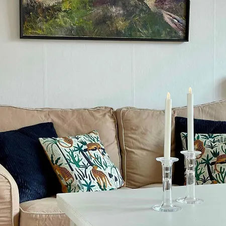 Charming Holiday Apartment In Central Stege