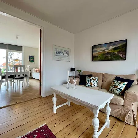 Charming Holiday Apartment In Central Stege Apartment *