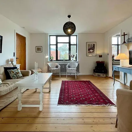 Apartment Charming Holiday Apartment In Central Stege