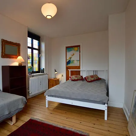 Charming Holiday Apartment In Central Stege Apartment